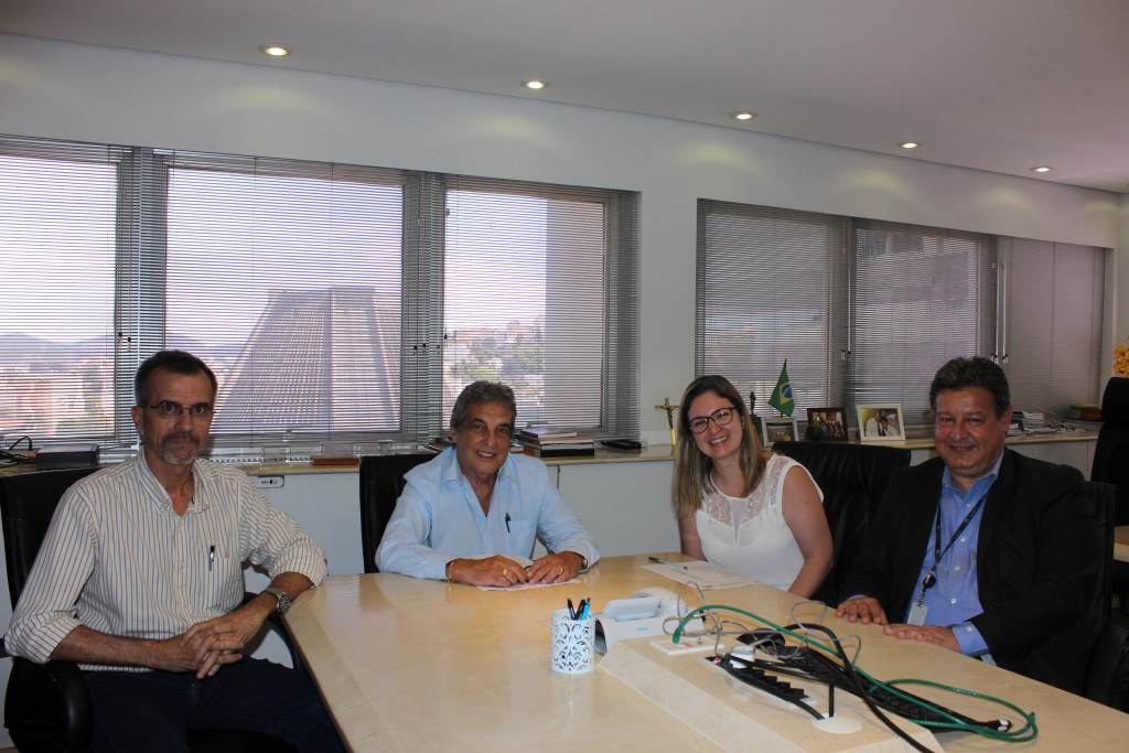 Da esquerda para a direita: Fernando Cesar Braz Teixeira (INB); Armindo D'Ascenção; Marcella Ferreira Aires de Souza (Nuclep) e Luis Claudio Levy Cardoso.